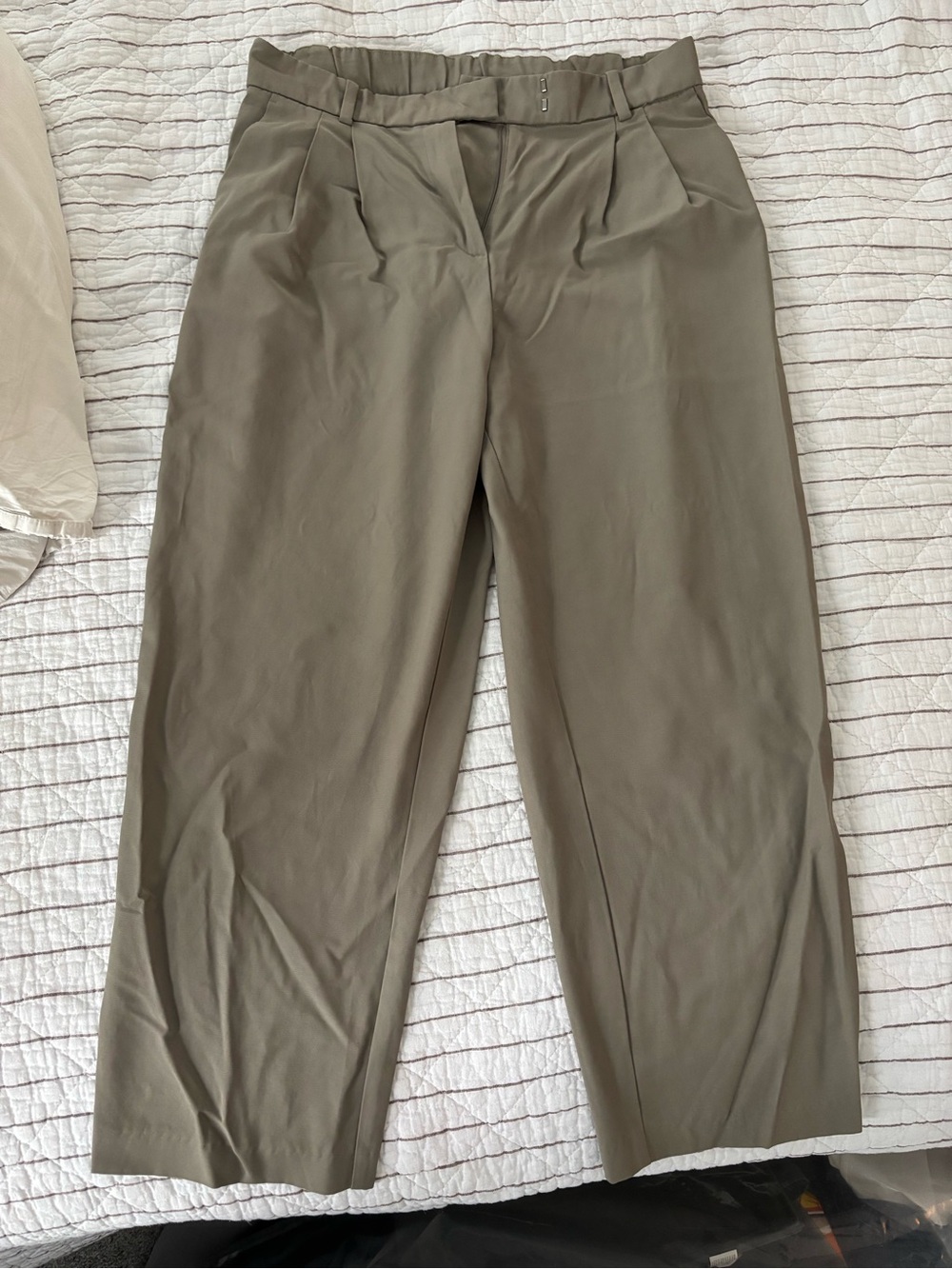 H&M Olive Green High-Waist Cropped Wide-Leg Pants